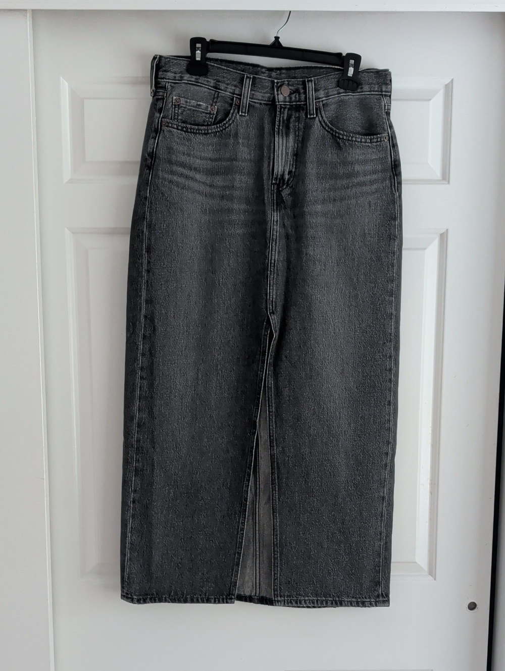 Levis Premium High-Rise Straight Dark Gray Denim Skirt